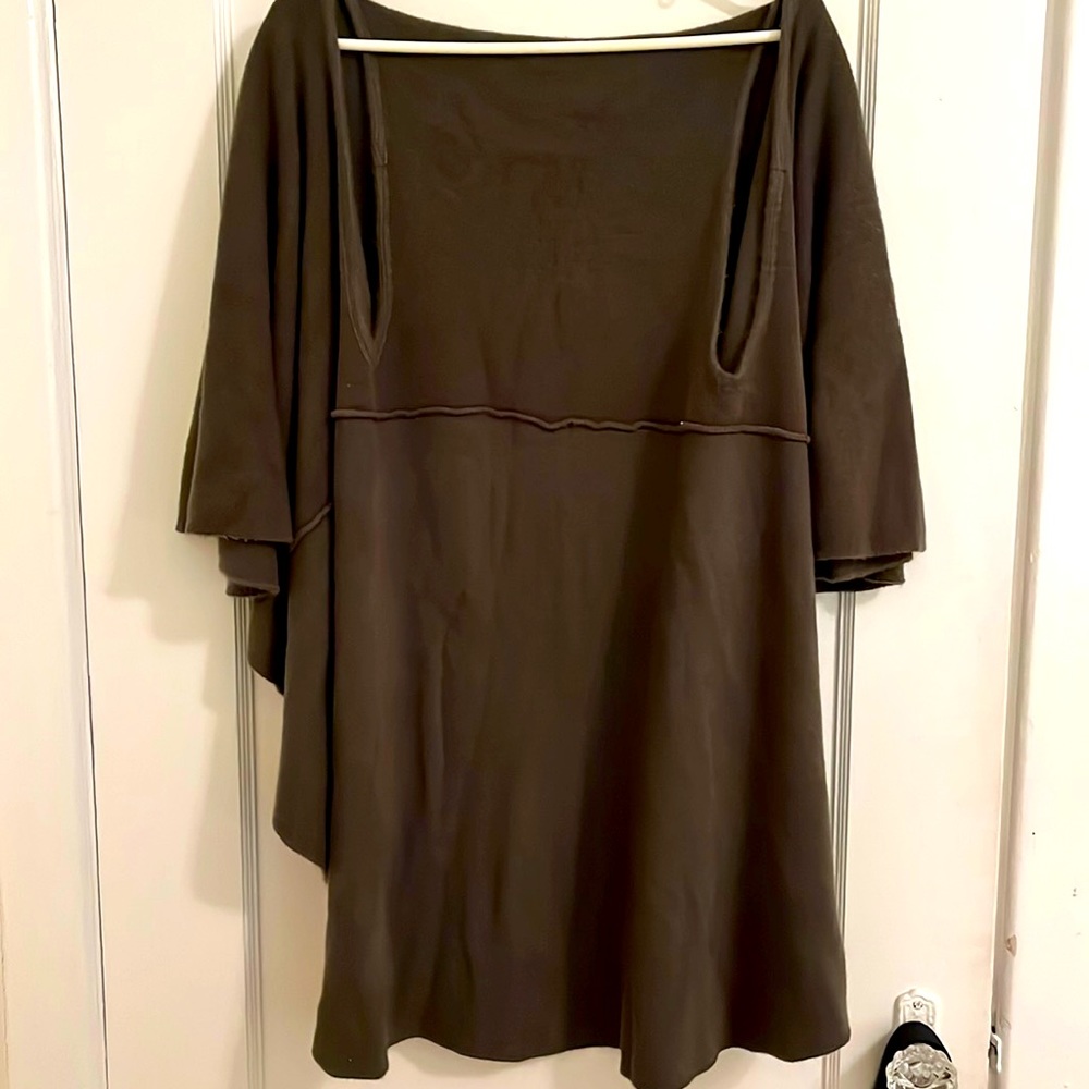 Dark green poncho/shrug. Only worn once. Very comfortable. One size.